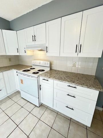 760 Larpenteur Avenue E, Saint Paul, MN 55117