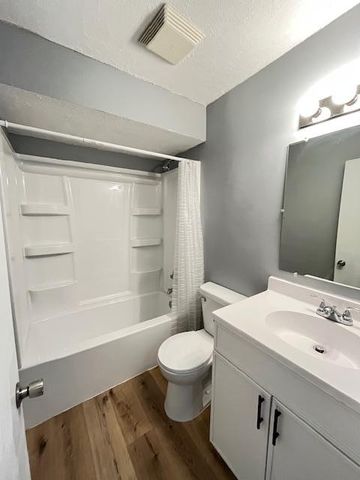 760 Larpenteur Avenue E, Saint Paul, MN 55117