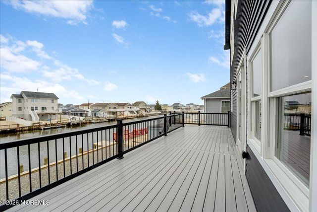 16 W Raritan Drive, Little Egg Harbor, NJ 08087