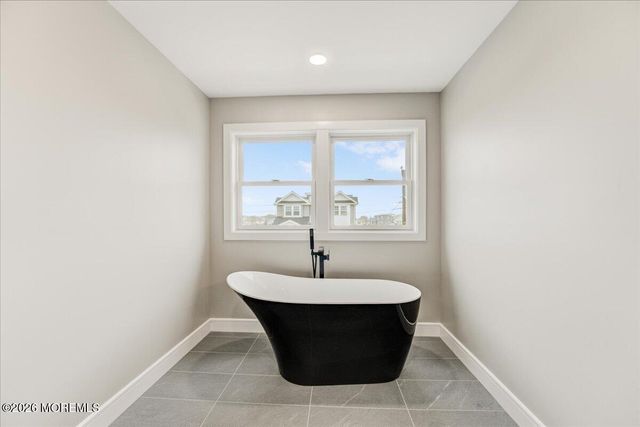 16 W Raritan Drive, Little Egg Harbor, NJ 08087