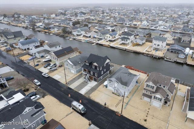 16 W Raritan Drive, Little Egg Harbor, NJ 08087