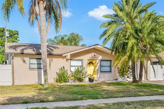 715 CHARLOTTE AVENUE, Tarpon Springs, FL 34689
