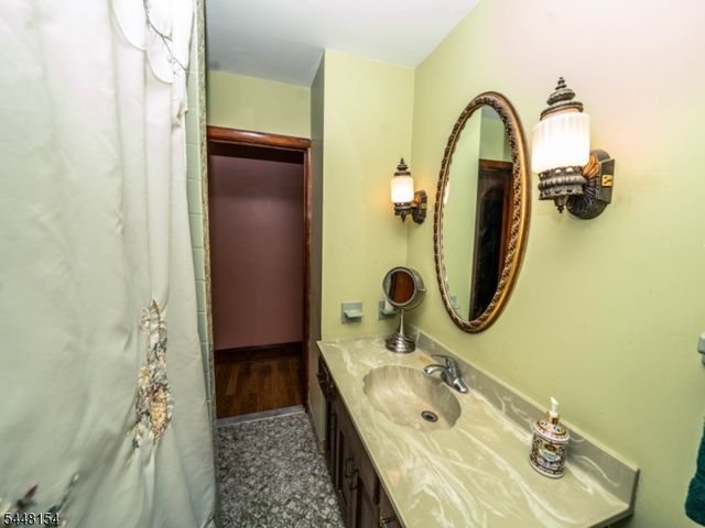 220 Clinton Ave 2, Clifton City, NJ 07011