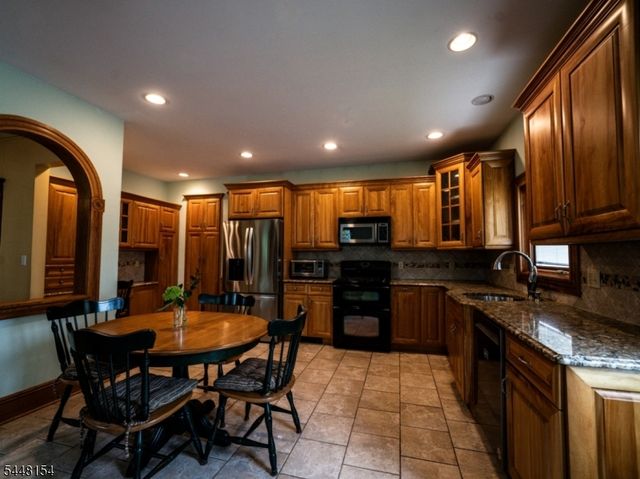 220 Clinton Ave 2, Clifton City, NJ 07011