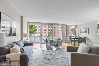 1301 S Arlington Ridge Rd Apt 208, Arlington, VA 22202
