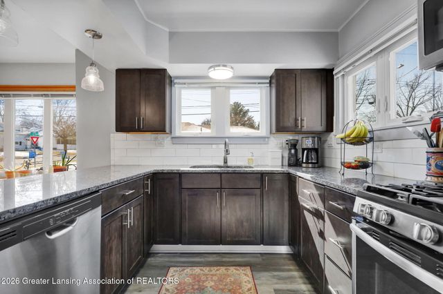 2701 Creston Avenue, Lansing, MI 48906