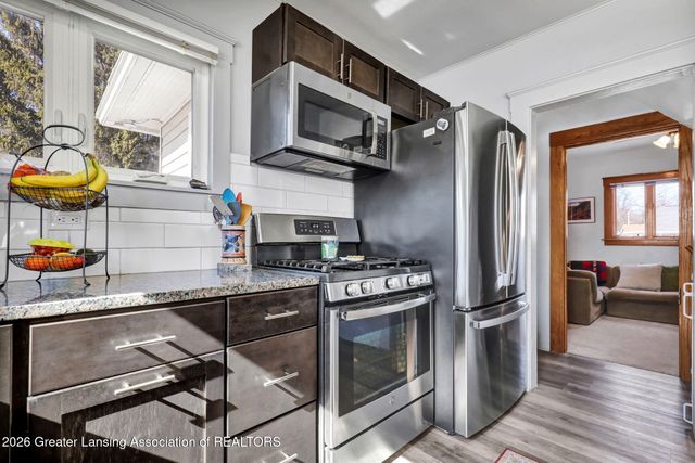 2701 Creston Avenue, Lansing, MI 48906