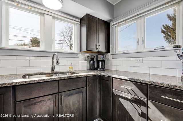 2701 Creston Avenue, Lansing, MI 48906