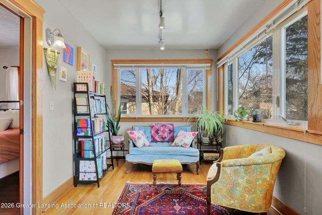 2701 Creston Avenue, Lansing, MI 48906