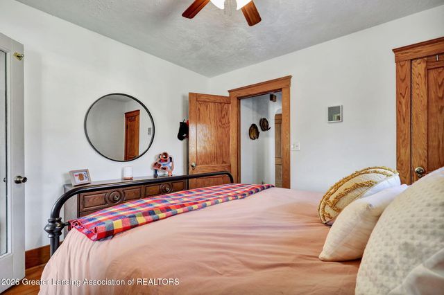 2701 Creston Avenue, Lansing, MI 48906