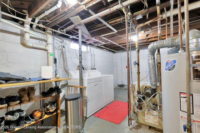 2701 Creston Avenue, Lansing, MI 48906