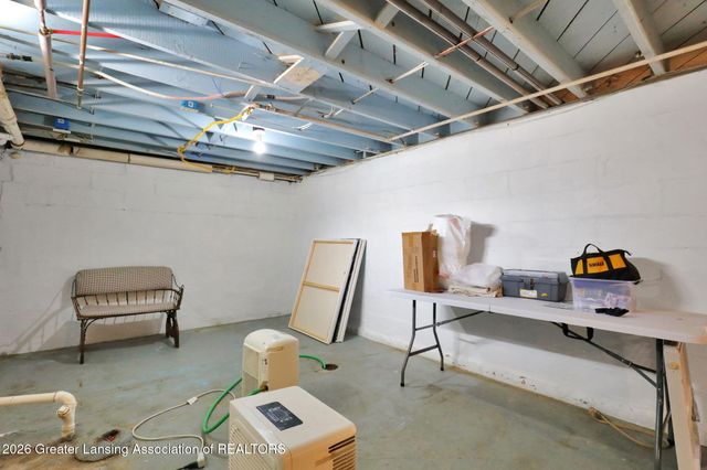 2701 Creston Avenue, Lansing, MI 48906