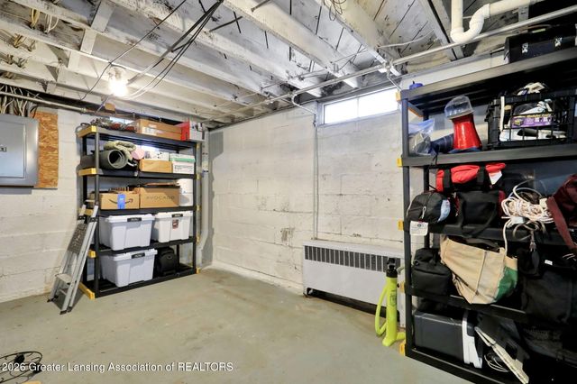 2701 Creston Avenue, Lansing, MI 48906