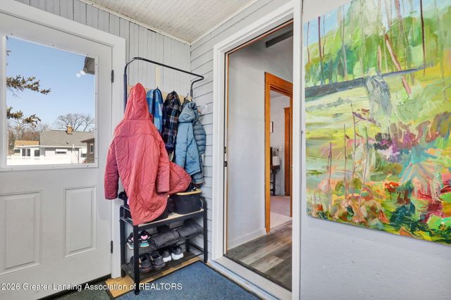 2701 Creston Avenue, Lansing, MI 48906