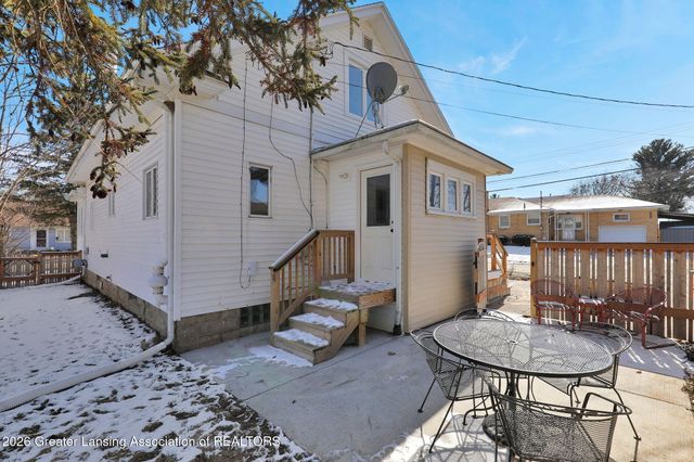 2701 Creston Avenue, Lansing, MI 48906