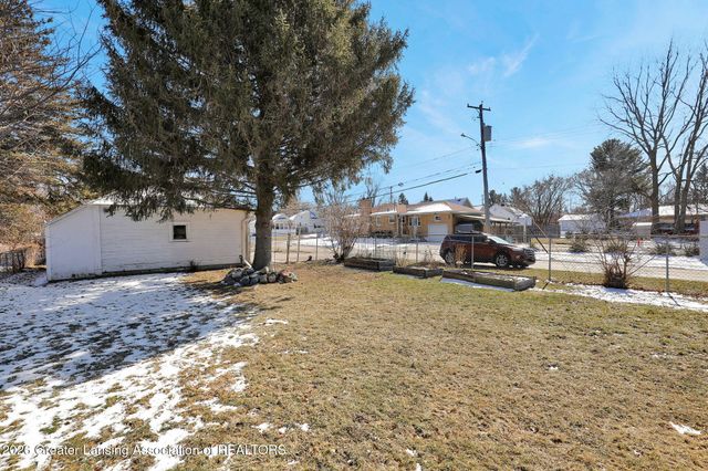 2701 Creston Avenue, Lansing, MI 48906