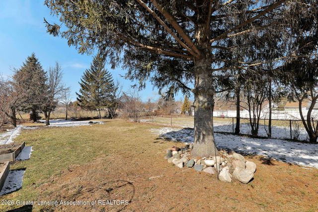 2701 Creston Avenue, Lansing, MI 48906