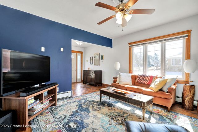 2701 Creston Avenue, Lansing, MI 48906