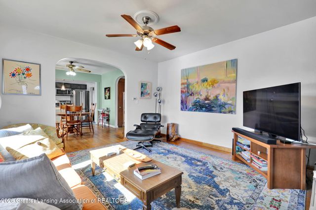 2701 Creston Avenue, Lansing, MI 48906