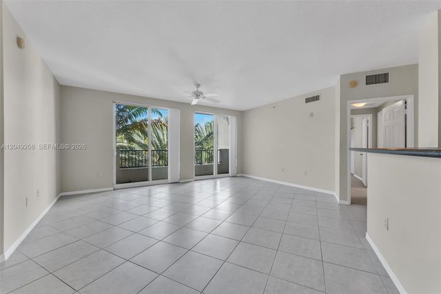 2421 NE 65th St 403, Fort Lauderdale, FL 33308