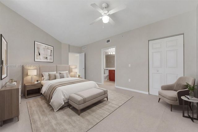 2421 NE 65th St 403, Fort Lauderdale, FL 33308