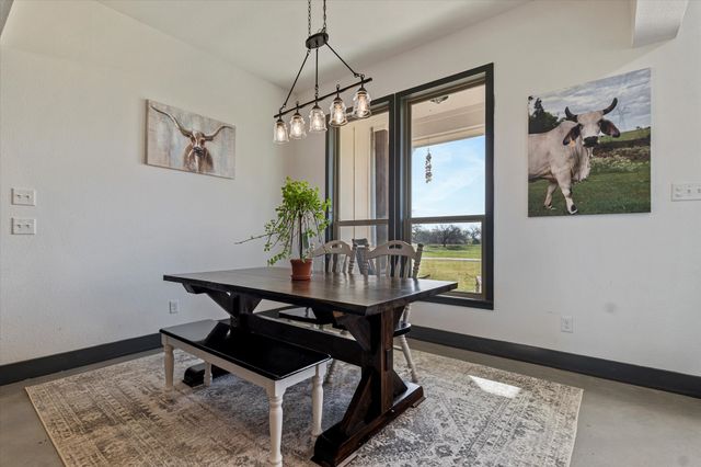 939 Graham Grove Road, Collinsville, TX 76233