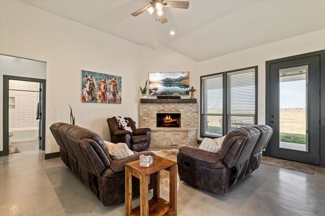 939 Graham Grove Road, Collinsville, TX 76233