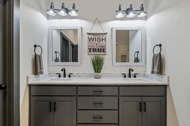 939 Graham Grove Road, Collinsville, TX 76233