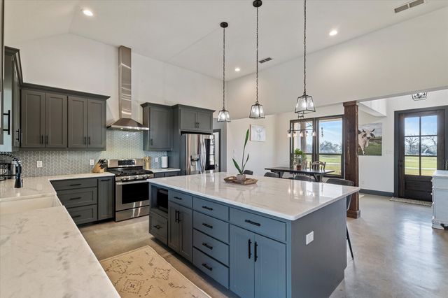 939 Graham Grove Road, Collinsville, TX 76233