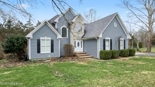 5400 Highpoint Dr, Crestwood, KY 40014