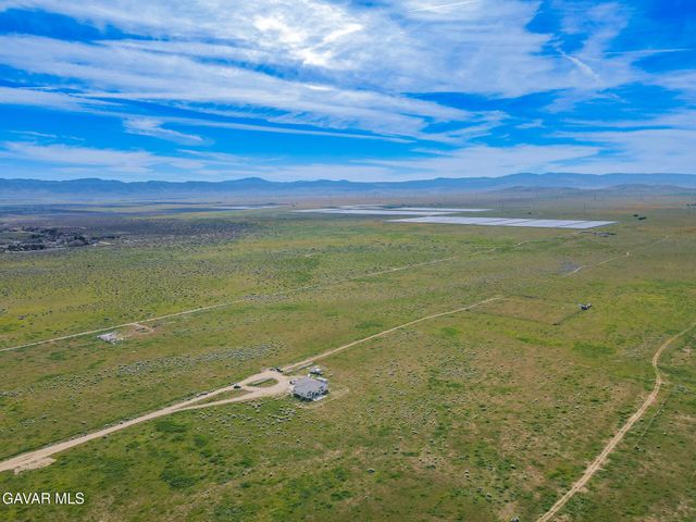 Cor Ave D4 Paget Ave, Lancaster, CA 93536