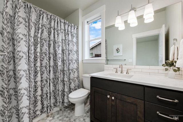 5832 N Bolsena Ave, Meridian, ID 83646