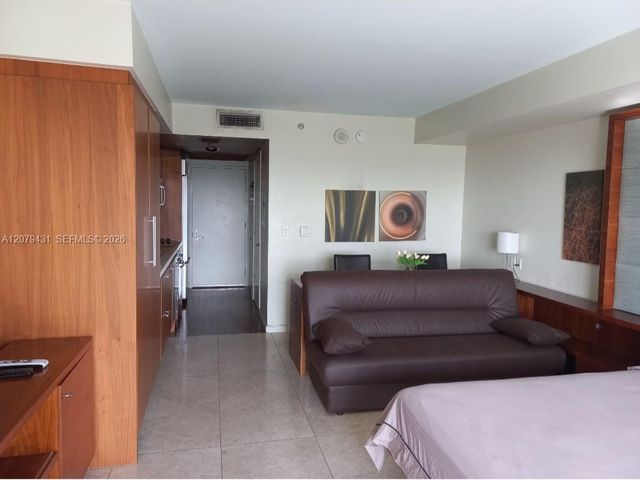 50 Biscayne Boulevard 707, Miami, FL 33132