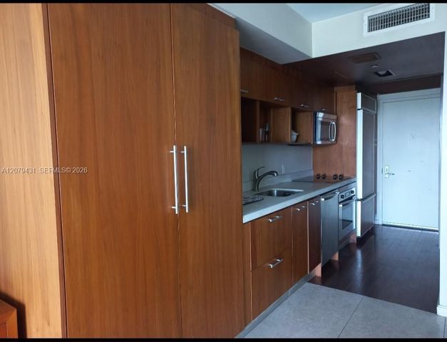50 Biscayne Boulevard 707, Miami, FL 33132