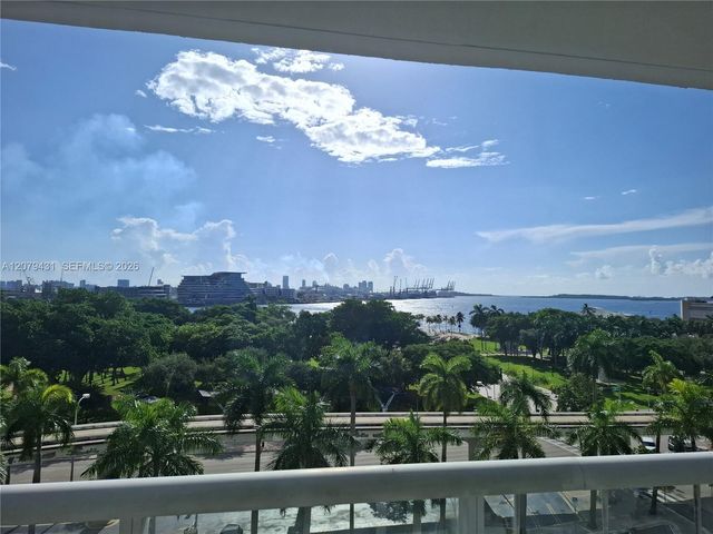 50 Biscayne Boulevard 707, Miami, FL 33132