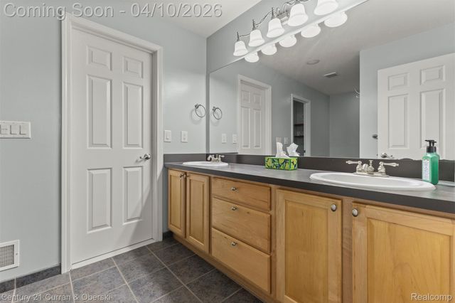 57858 Cider Mill Drive, Lyon Charter Township, MI 48165