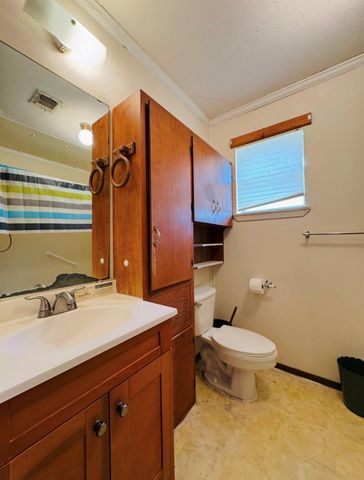 789 Upper Elgin River RD, Elgin, TX 78621