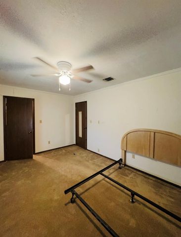 789 Upper Elgin River RD, Elgin, TX 78621