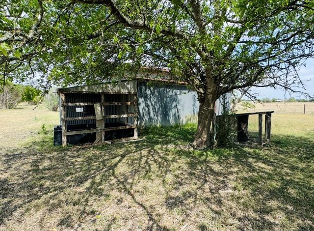 789 Upper Elgin River RD, Elgin, TX 78621