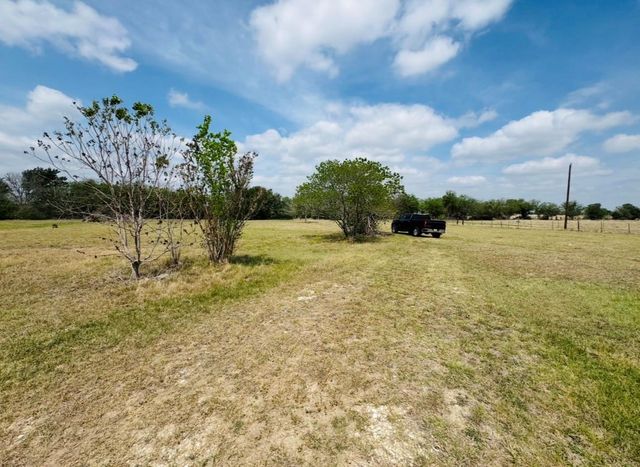 789 Upper Elgin River RD, Elgin, TX 78621