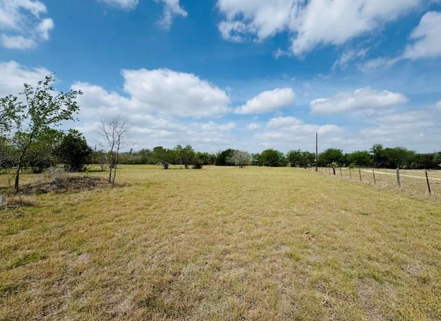 789 Upper Elgin River RD, Elgin, TX 78621