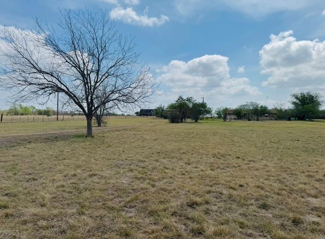 789 Upper Elgin River RD, Elgin, TX 78621