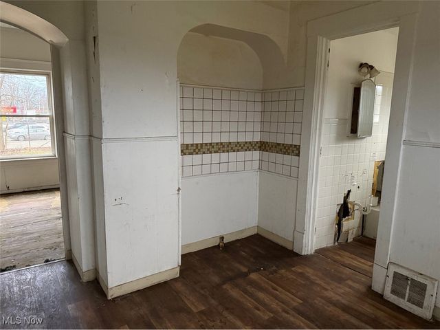 7611 Marble Avenue, Cleveland, OH 44105