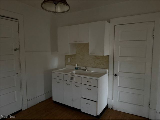 7611 Marble Avenue, Cleveland, OH 44105