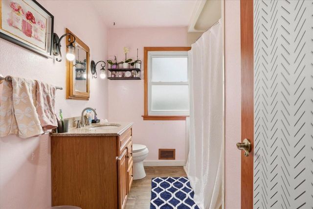 920 N Grandview BOULEVARD, Waukesha, WI 53188