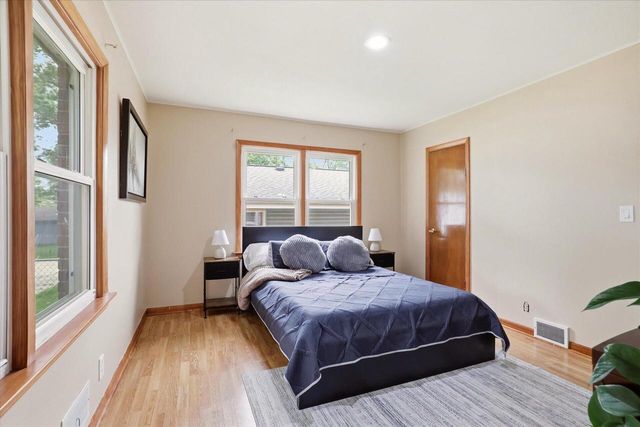 920 N Grandview BOULEVARD, Waukesha, WI 53188