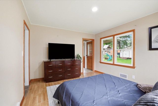 920 N Grandview BOULEVARD, Waukesha, WI 53188
