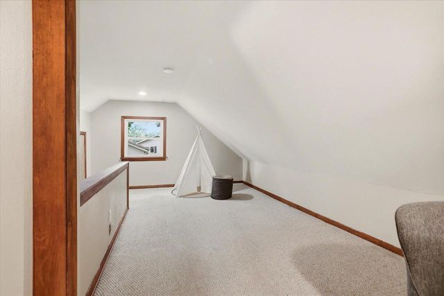 920 N Grandview BOULEVARD, Waukesha, WI 53188