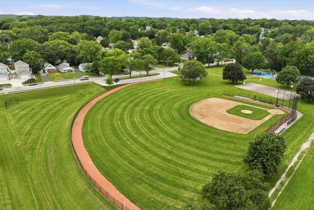 920 N Grandview BOULEVARD, Waukesha, WI 53188