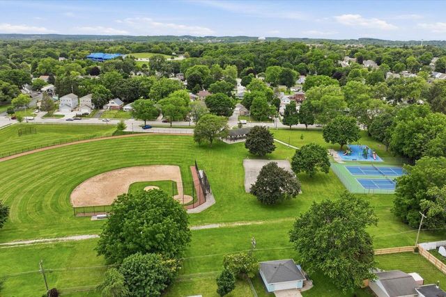 920 N Grandview BOULEVARD, Waukesha, WI 53188